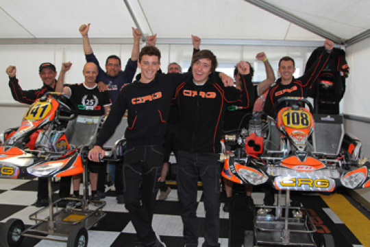 NELLA WSK MASTER SERIES DI CASTELLETTO, LA CRG VINCE IN KZ1 LA PRIMA FINALE CON FEDERER. IN KZ2 LENNOX A UN PASSO DAL TITOLO. TIENE PROTAGONISTA IN KF2 E PALOU IN KF3.