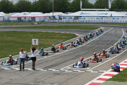 Dopo l’apertura di Sarno, molti i protagonisti che cercheranno una conferma nella gara di Ugento. In pista anche la categoria 60 Baby oltre alla 60 Mini, KF2, KF3 e KZ2.
